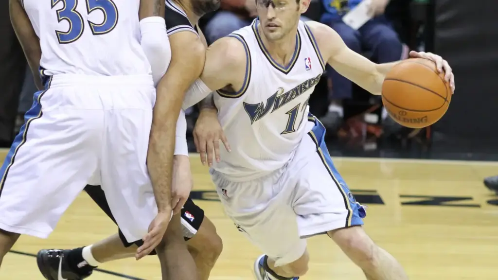 Empty corner pick and roll: perché liberare un lato del campo cambia le rotazioni difensive