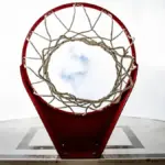 Fallo intenzionale per fermare il cronometro: cosa prevedono le regole del basket