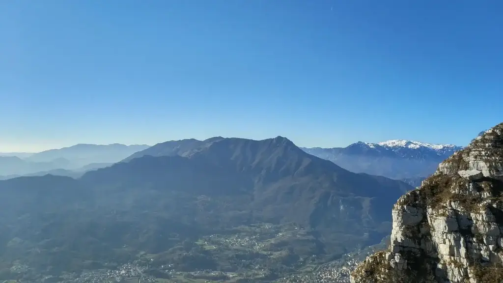Taglio dal post alto verso l’angolo: come liberare l’area dopo aver passato la palla