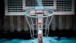 Cilindro nel basket: quale spazio può occupare un giocatore senza causare contatto illegale