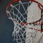 Autocanestro nel basket: a chi vengono assegnati i punti se la palla entra nel proprio canestro